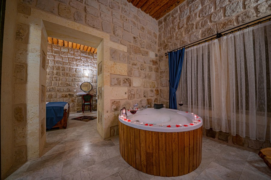 3 900x599 14 7 25688