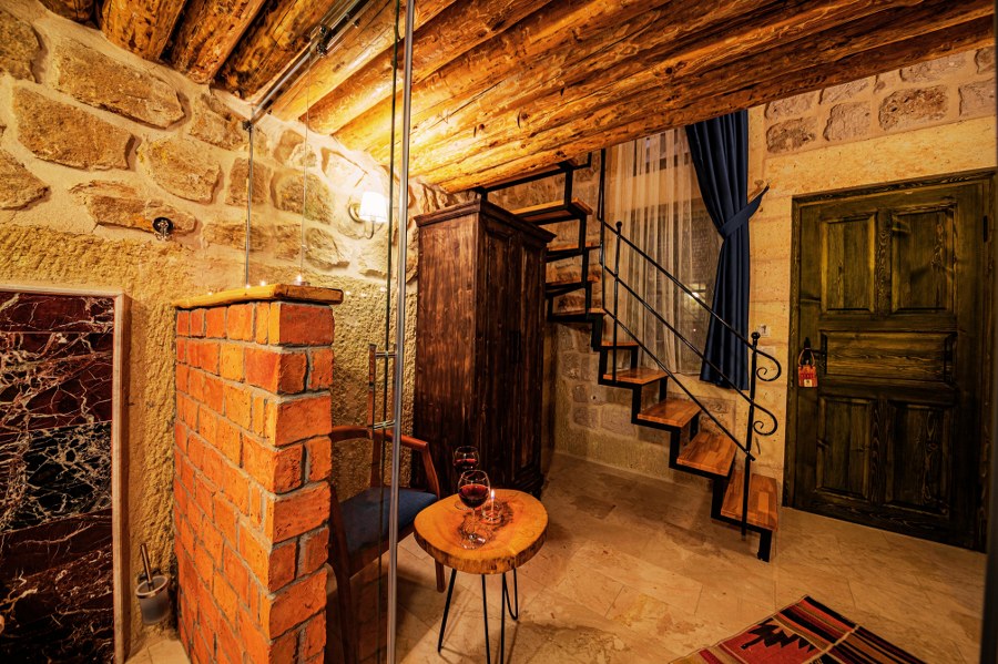 alt kat 900x599 14 7 25883