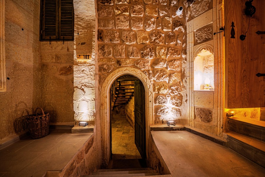 kapi giris 2 900x599 14 7 25344